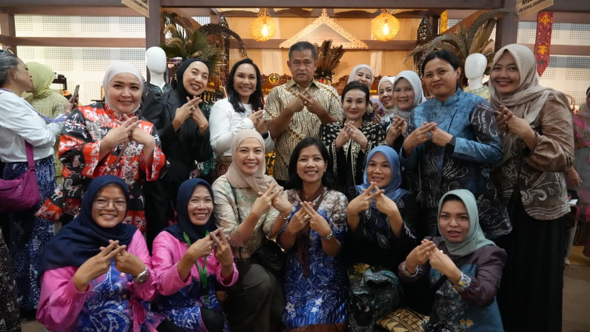 Kasad Kunjungi Stand UMKM Tambun Bungai, Jadi Penyemangat Pelaku Usaha Persit IMG-20260509-WA0141.jpg